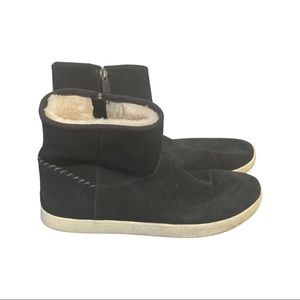 Uggs Kids Size 6 Big Kids Black Suede Boots